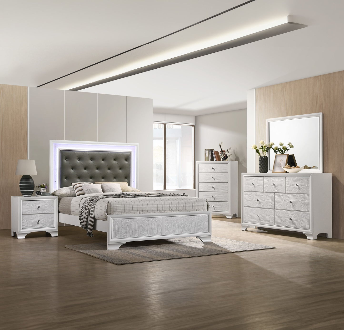 Lyssa - Dresser