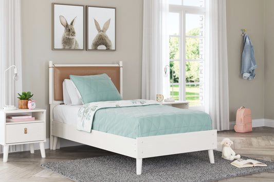 Aprilyn - Panel Bed